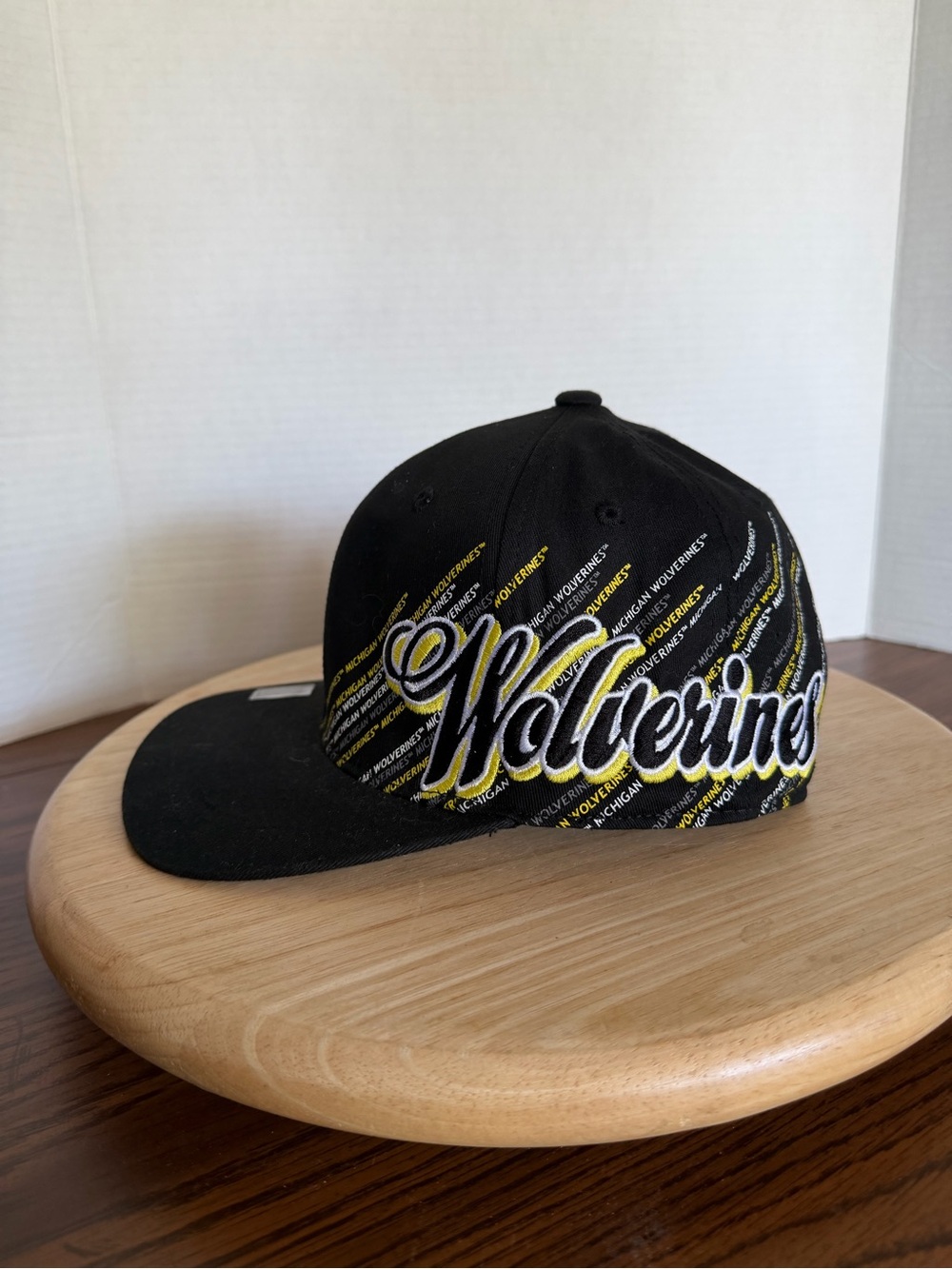 Michigan Wolverines Top of the World Fitted Hat S/M Black NCAA Big Logo Cap